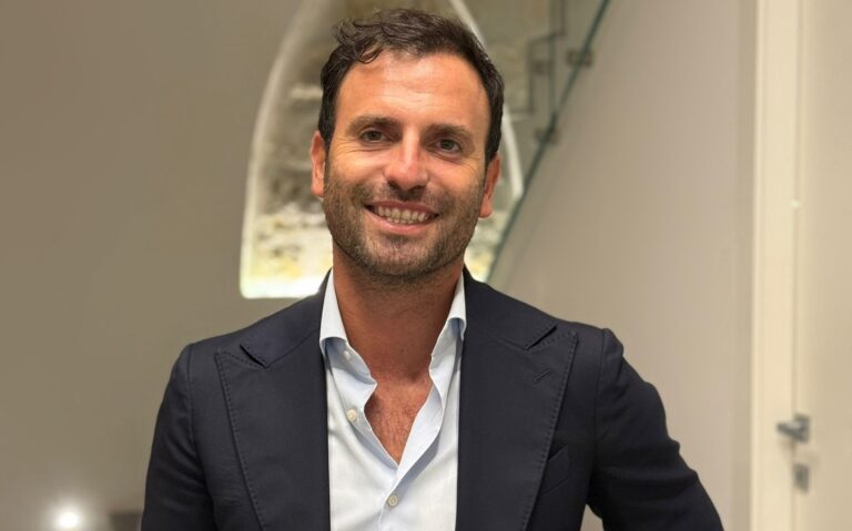 Aversa, De Cristofaro annuncia l’ok al completamento del mercato ortofrutticolo: “Chi ci ha criticato dovrà tacere per sempre”