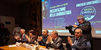 VIDEO Convention a Maddaloni, la carica dei 700 per la candidatura di Santangelo con Fdi: “Finita la stagione del civismo”. L’endorsement di Cirielli