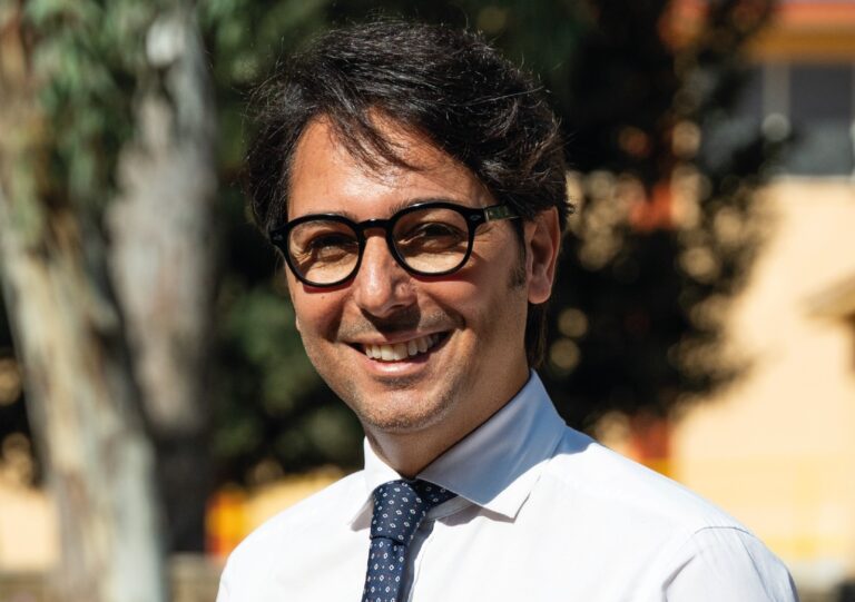 Consoli (Fi): “Moratoria delle demolizioni, salvare le case costruite per necessità familiari”. Pronta proposta di legge regionale