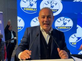 VIDEO Regionali, 800 persone all’apertura della campagna elettorale di Grimaldi: “Serietà e correttezza pagano sempre”. Zinzi: “Lega primo partito nel Casertano”