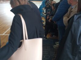 FOTO Marcianise, palestra per il basket inadeguata. Cibelli (M5S): “L’assessore allo Sport dovrebbe vergognarsi”