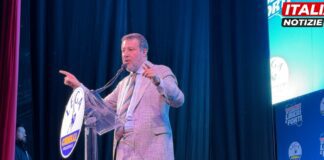 VIDEO Salvini accolto da 1.500 persone a Capua: “Fico un incompetente, lo dice anche De Luca”. Zinzi: “Matteo è amico della Campania”