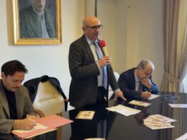 IL CARTELLONE Natale ad Aversa 2025, Matacena commissaria l’assessore Oliva e stila il programma degli eventi dopo il flop della passata edizione