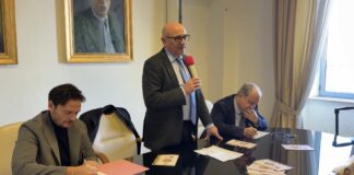 IL CARTELLONE Natale ad Aversa 2025, Matacena commissaria l’assessore Oliva e stila il programma degli eventi dopo il flop della passata edizione