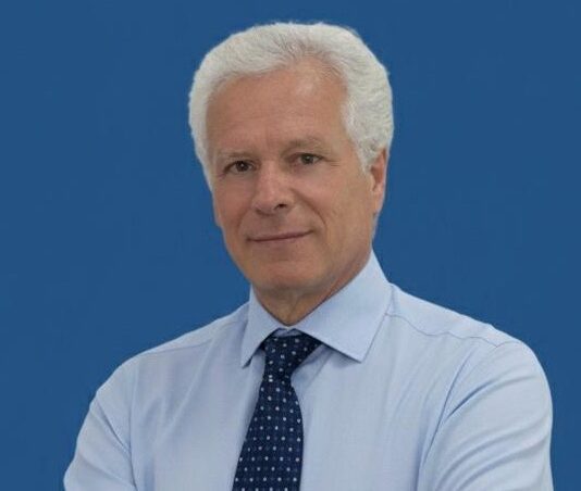 Cesa in Comune: “L’ennesima azione squallida del solito noto contro il giornalista De Michele”. Fiorillo: “Piena solidarietà a Mario”