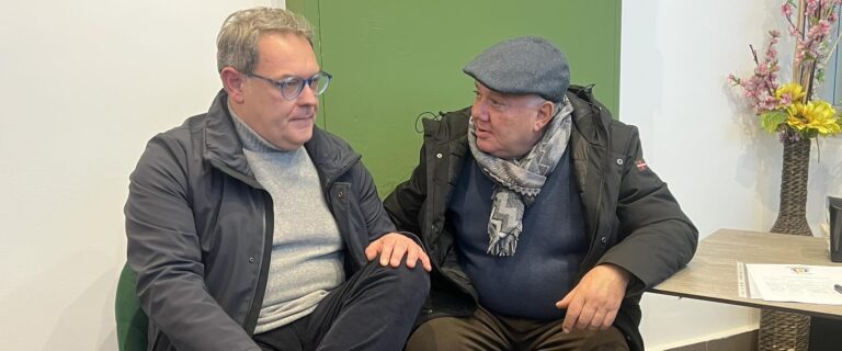 Comunali a Cesa, Audeno Oliva tradisce il nipote Luigi per “riconoscenza” a Guida. E c’è chi si vende per un pezzo di terreno