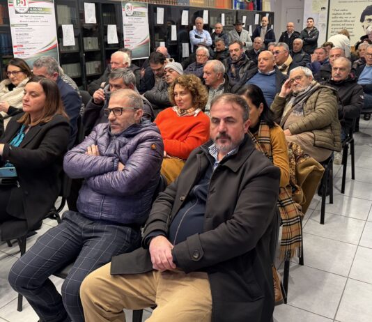 FOTO Cesa, soltanto i soliti noti all’iniziativa del Pd. Tra i presenti Mangiacapra e Autiero: consueto tira e molla