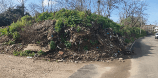 FOTOGALLERY Cesa, rifiuti pericolosi in via Fasci Siciliani: lavori in corso da oltre 5 anni. Si rischia di perdere il finanziamento