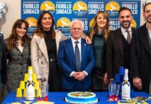 FOTO Bagno di folla all’inaugurazione di Cesa in Comune. Fiorillo: “No alla politica che divide, le istituzioni non sono un palcoscenico”