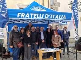 Referendum, Santangelo a Teano al gazebo di FdI: “Votare sì per una giustizia più veloce e vicina ai cittadini”