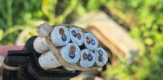 FOTO Cesa, raid nell’ex campo del parroco. Guida: “Qualcuno non vuole che sia aperto”. Fiorillo: “La città non è ostaggio di un mostro”