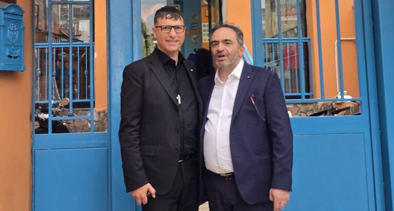 Santangelo in visita alla Fondazione “A Voce d’e Creature”: “Don Luigi Merola è un faro di speranza per tanti giovanissimi”