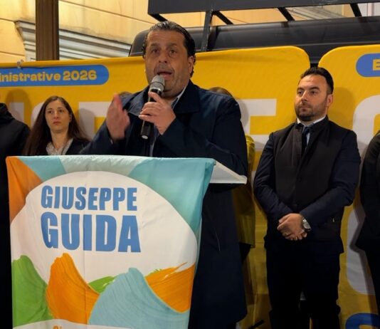 VIDEO Ricoloriamo Arienzo, bagno di folla all’inaugurazione del comitato. Guida: “Già raggiunti molti risultati, ma faremo ancora tanto”