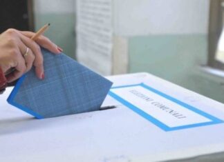 Comunali a Cesa, Fiorillo straccia Guida su Fb: boom di “like” per il medico, flop del sindaco social