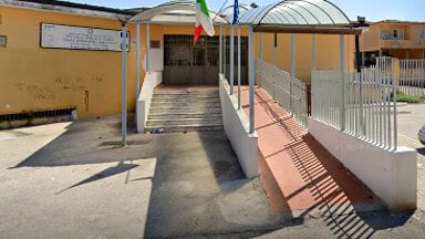 Trentola Ducenta, allarme pidocchi alla scuola di via Collodi: molti genitori lasciano a casa i figli, Apicella dorme