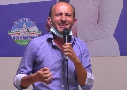Post Fb di Villano, incarichi diretti da oltre 100mila euro a Cesa e a Caserta e vuole essere ringraziato: curriculum di mezza pagina