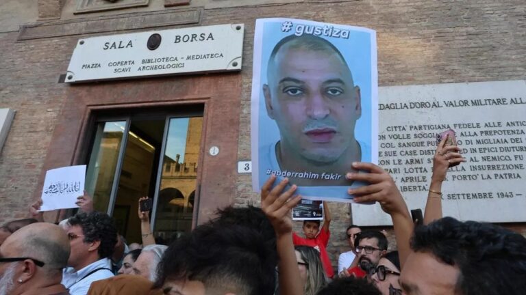 Morte di Fakir, Lepore a Meloni: “Cercare la verità non è delegittimare le divise”. La Lega: “I manifestanti paghino i danni”