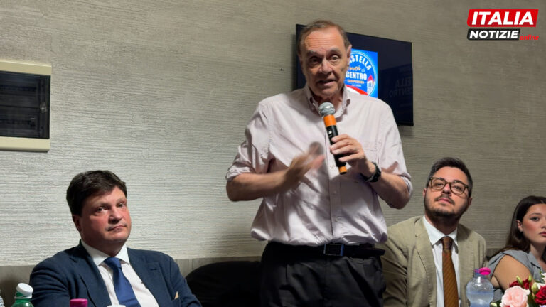 VIDEO INTERVISTA Noi di Centro, Mastella all’apertura della sezione di Casapesenna lancia De Rosa alle politiche: “Sarà di certo candidato”