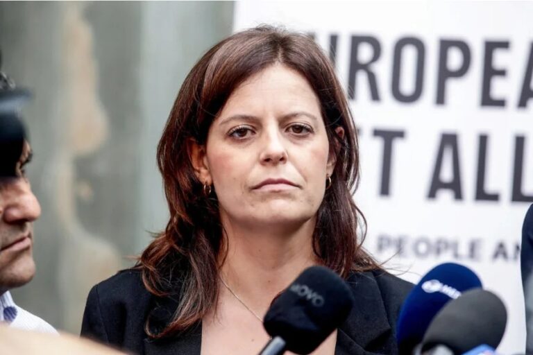 Ilaria Salis condannata per il licenziamento senza giusta causa di due collaboratori, risarcimento da 300mila euro