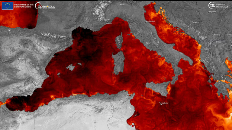 Mai così calda l’acqua del mare, il Mediterraneo tocca in superficie 33 gradi: possibili eventi estremi in autunno