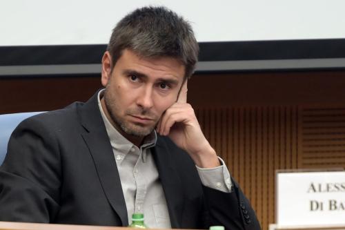 Di Battista partito da Cuba a bordo di un’aeroambulanza, viaggio a tappe e a bassa quota