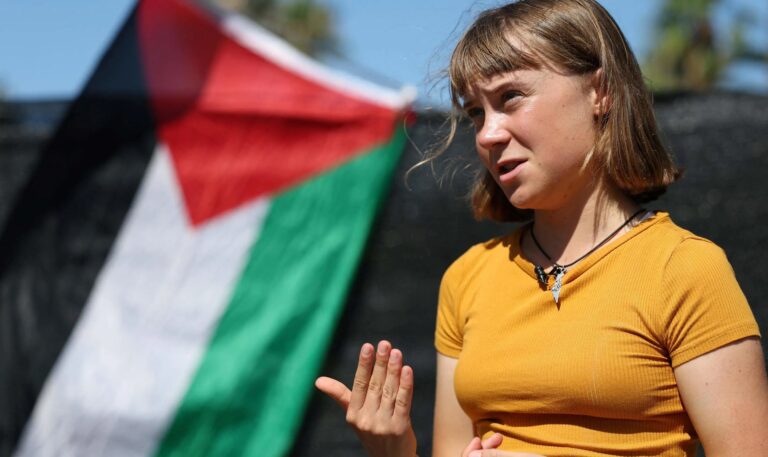 Greta Thunberg a Napoli: “La questione ambientale è legata al genocidio a Gaza”